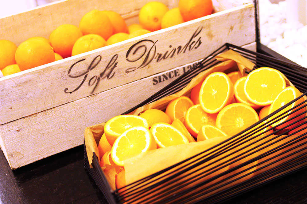 fruehstueck-radisson-blu-hotel-orangen