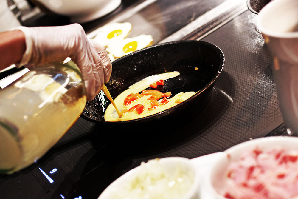 fruehstueck-radisson-blue-hotel-omlett