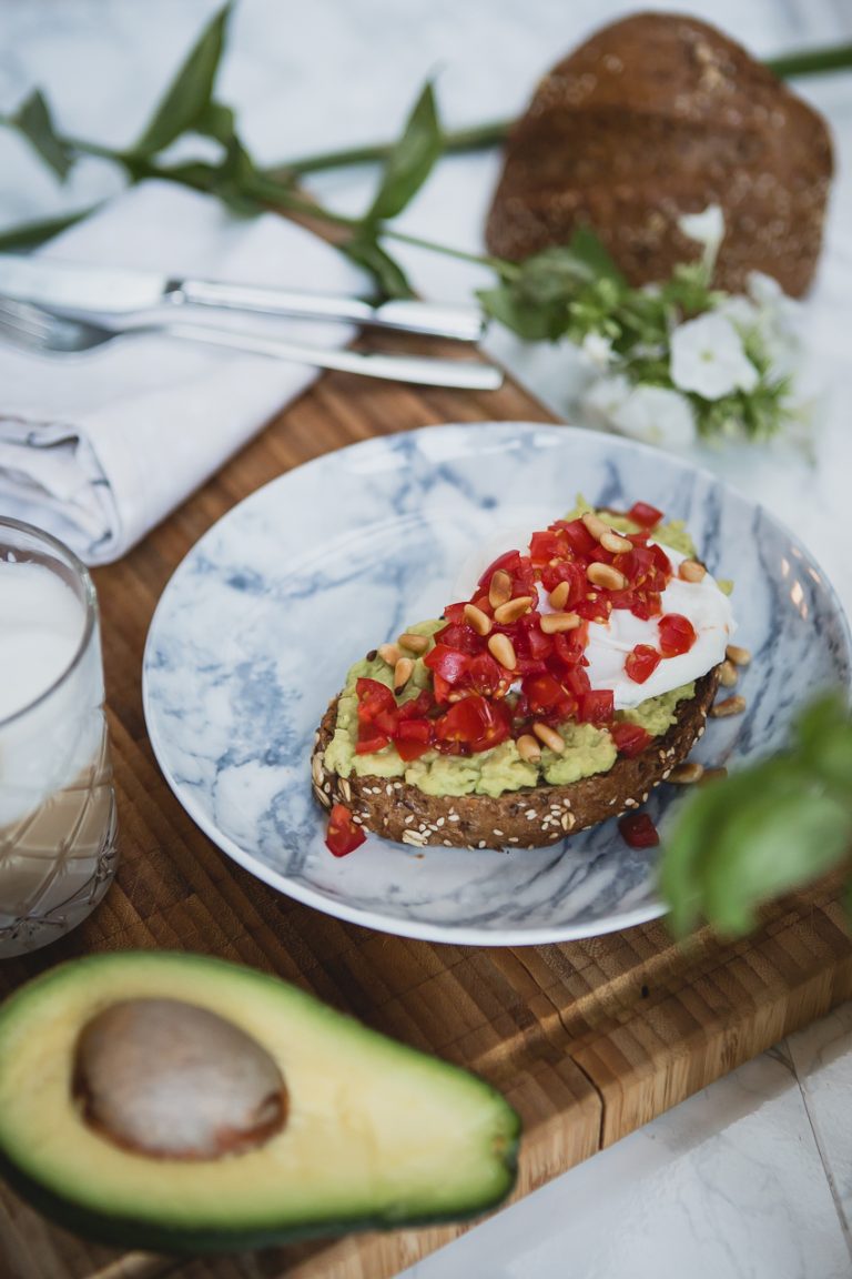 Toast Mit Ei In Der Mitte